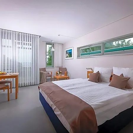 Aparthotel Ruegener Ferienhaeuser Am Hochufer