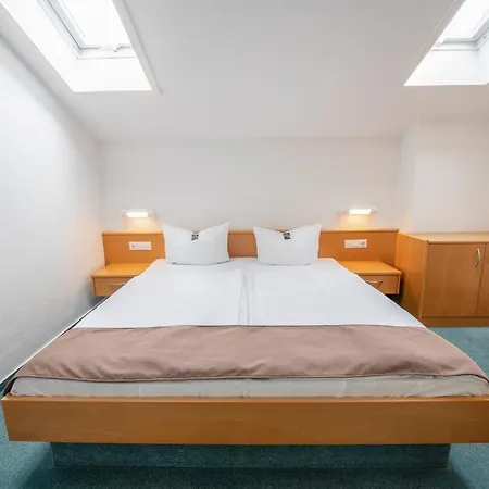 Aparthotel Rugener Ferienhauser Am Hochufer Goehren (Ruegen)