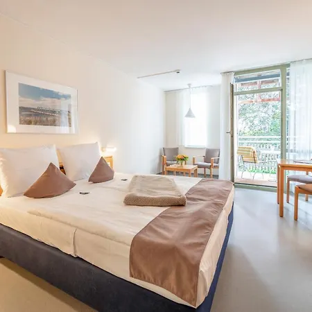 Ruegener Ferienhaeuser Am Hochufer