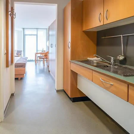 吕根岛高堤公寓式酒店