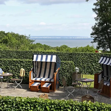 Ruegener Ferienhaeuser Am Hochufer